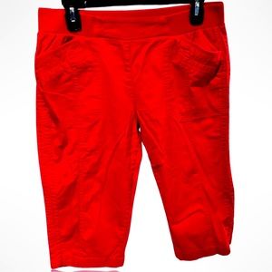 Christopher & Banks size 6 red capris with elastic waist